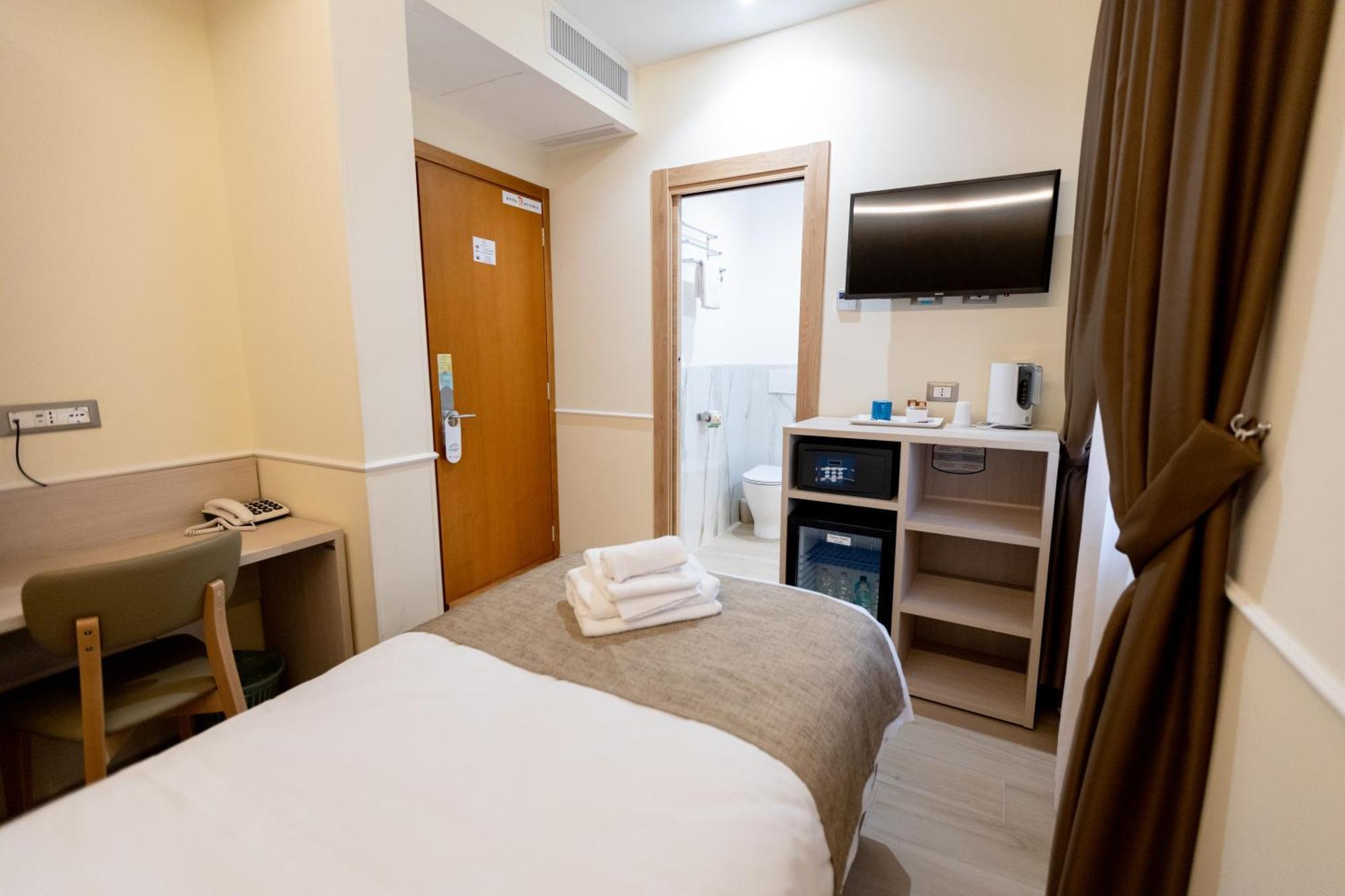 Hotel Maximus Рим Екстер'єр фото