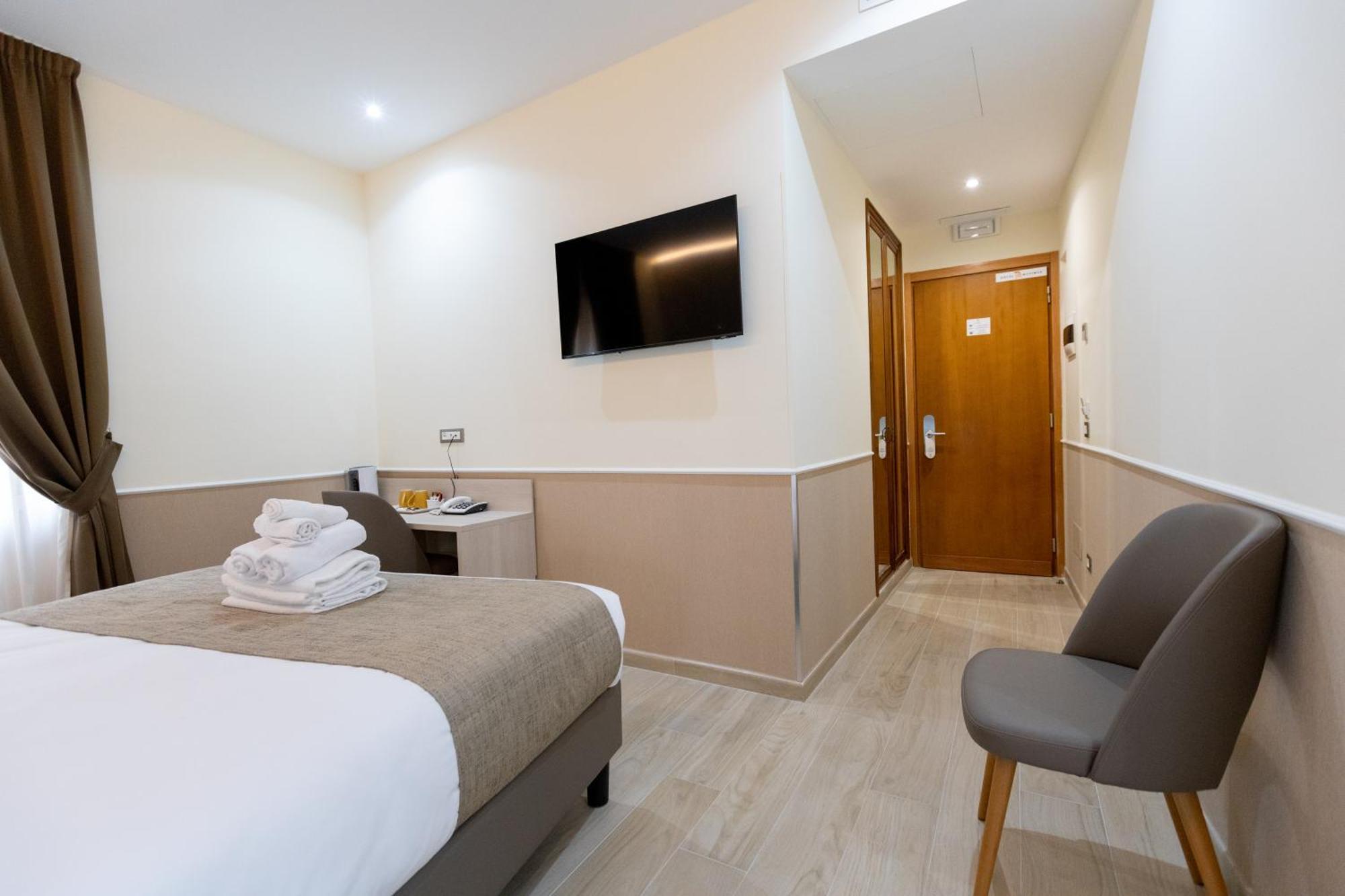 Hotel Maximus Рим Екстер'єр фото