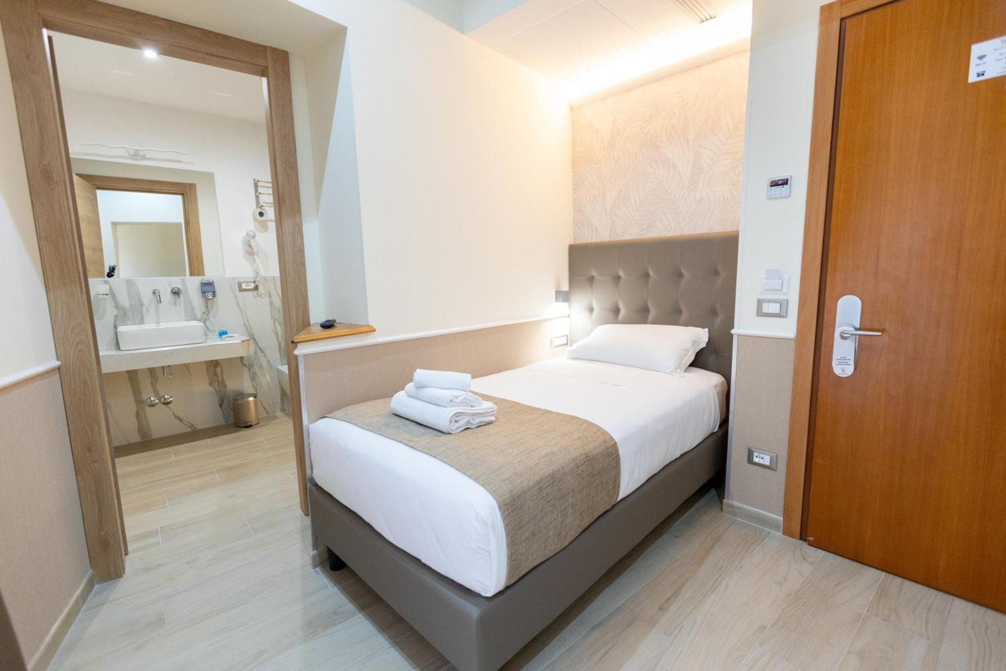 Hotel Maximus Рим Екстер'єр фото