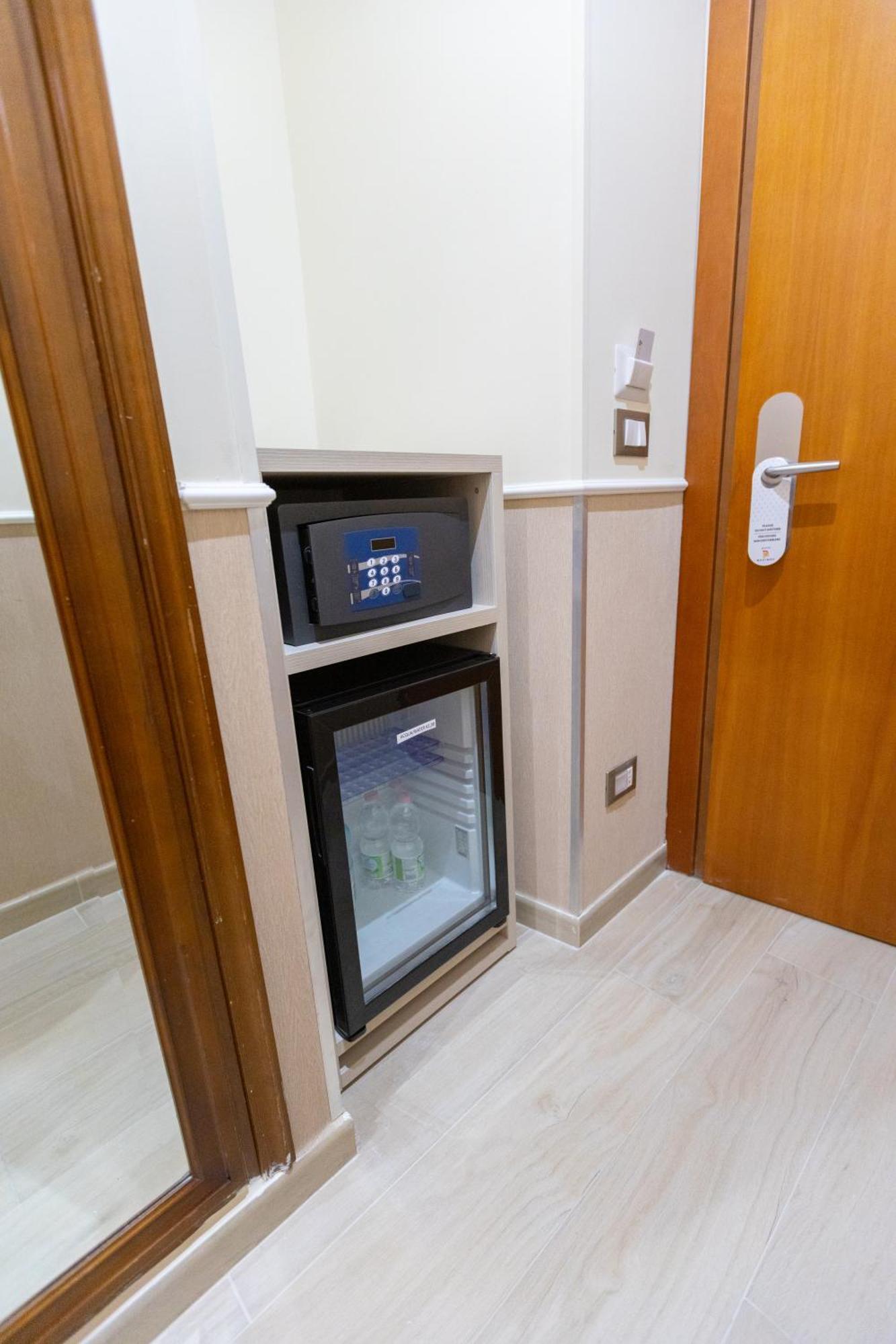 Hotel Maximus Рим Екстер'єр фото