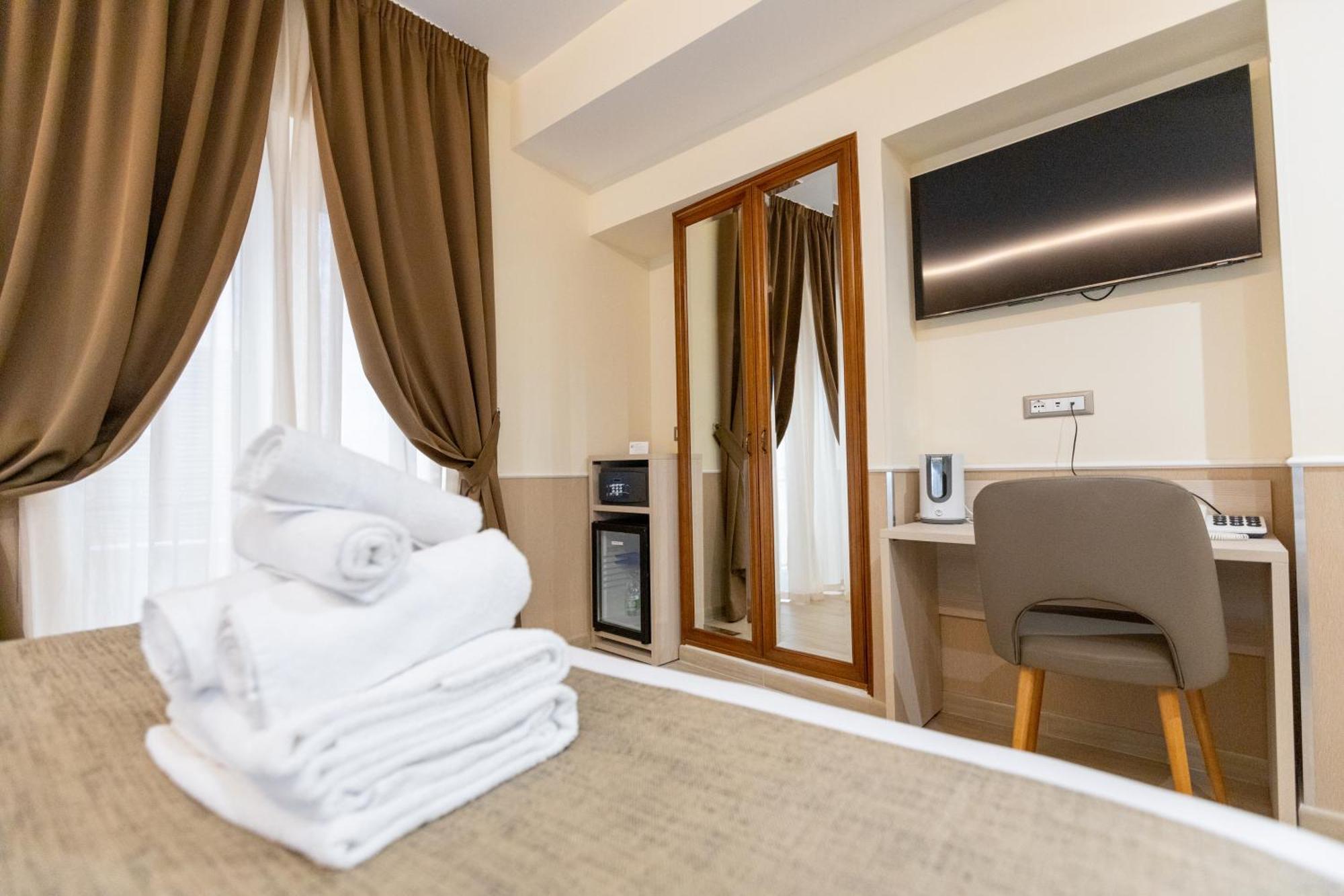 Hotel Maximus Рим Екстер'єр фото
